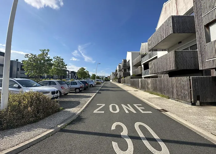 Le Cosy - Appt Avec Patio - 10 Min Centre-ville - Linge & Menage Inclus